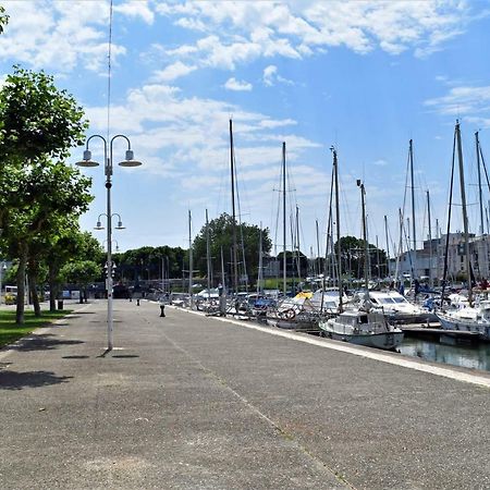 Апартаменты Port De Plaisance Рошфор Экстерьер фото